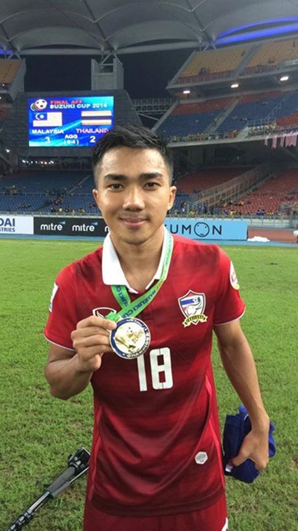 เจ ชนาธิป เจ ชนาธิป