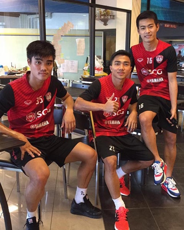 เจ ชนาธิป เจ ชนาธิป