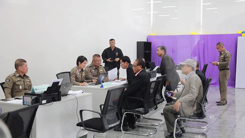 พระพุทธรูปอุลตร้าแมน พระพุทธรูปอุลตร้าแมน