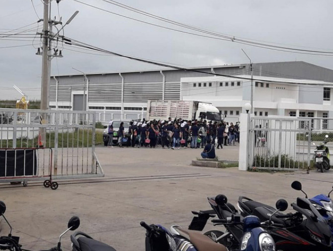 โรงงานโรจนะปลดพนักงาน โรงงานโรจนะปลดพนักงาน