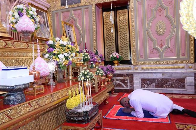 ในหลวง โปรดเกล้าฯ การเจริญพระพุทธมนต์พระราชทานพระองค์เจ้าโสมสวลีฯ ในหลวง โปรดเกล้าฯ การเจริญพระพุทธมนต์พระราชทานพระองค์เจ้าโสมสวลีฯ