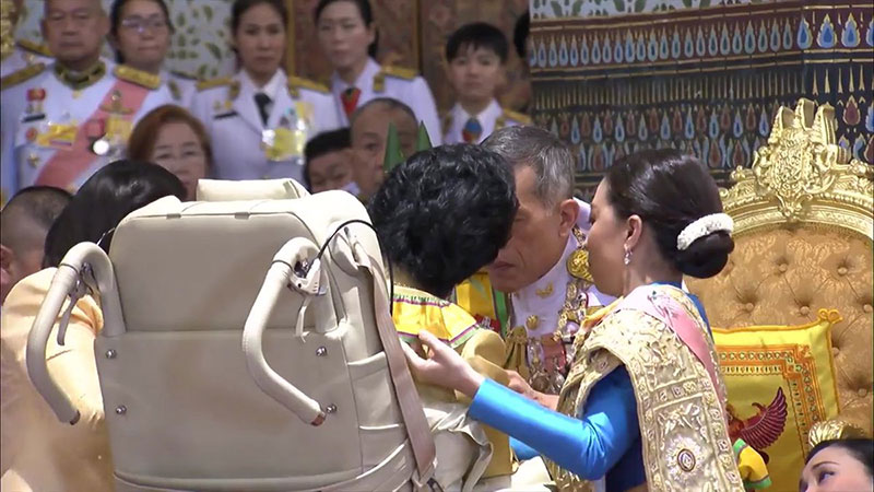 ภาพปลื้มปีติ ภาพปลื้มปีติ