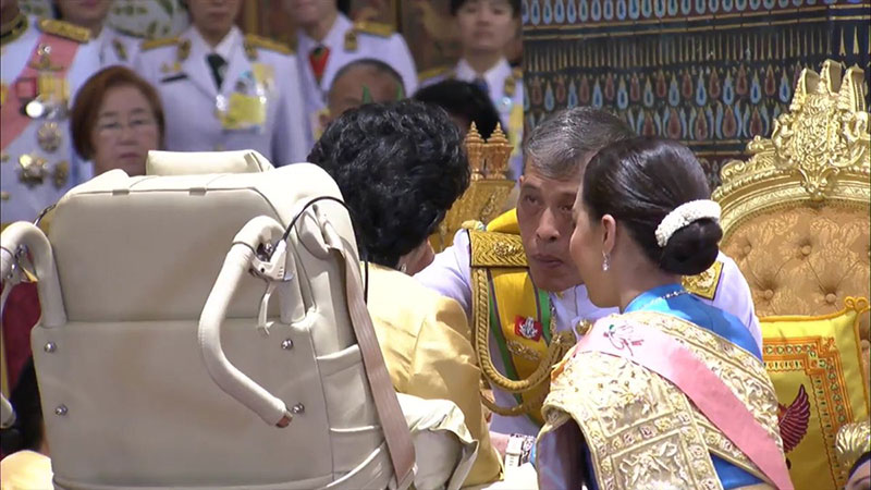 ภาพปลื้มปีติ ภาพปลื้มปีติ