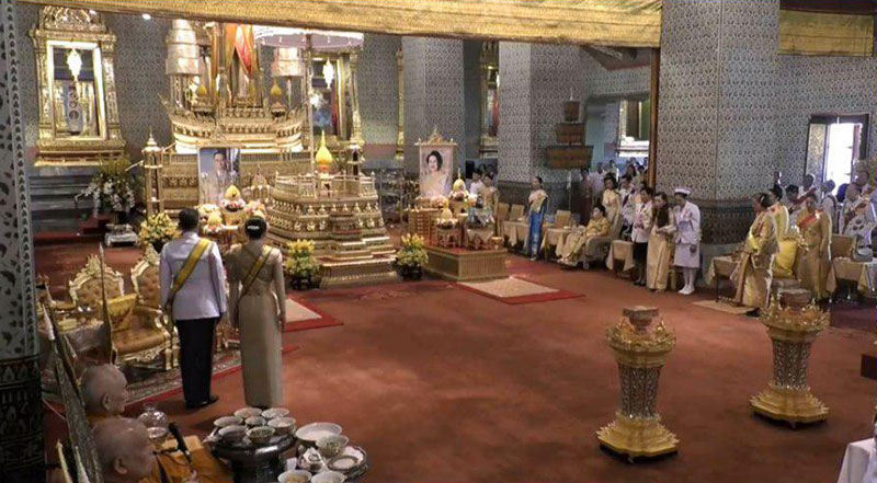 พระบาทสมเด็จพระเจ้าอยู่หัว พระบาทสมเด็จพระเจ้าอยู่หัว