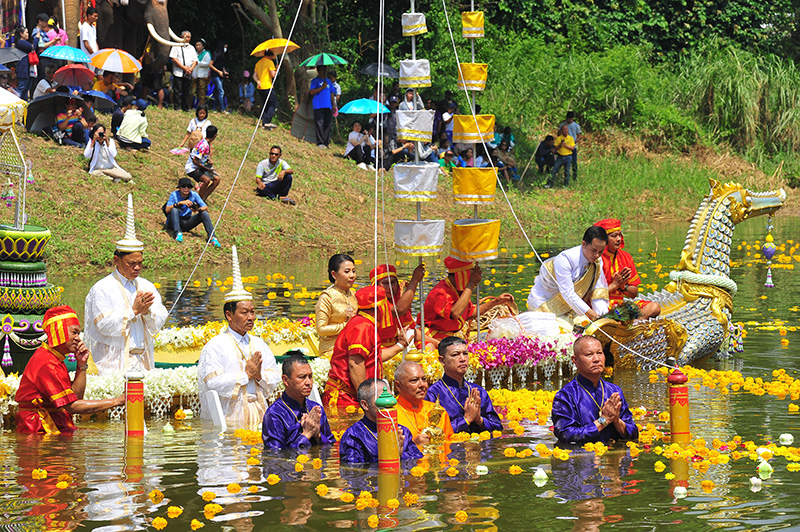 ประเพณีอุ้มพระดำน้ำ ประจำปี 2563 ประเพณีอุ้มพระดำน้ำ ประจำปี 2563
