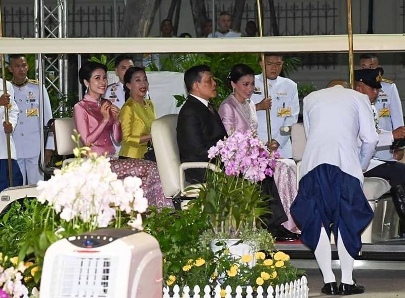 ในหลวง พระราชินี เสด็จฯ ในหลวง พระราชินี เสด็จฯ
