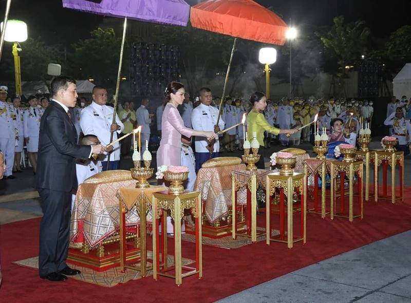 ในหลวง พระราชินี เสด็จฯ ในหลวง พระราชินี เสด็จฯ