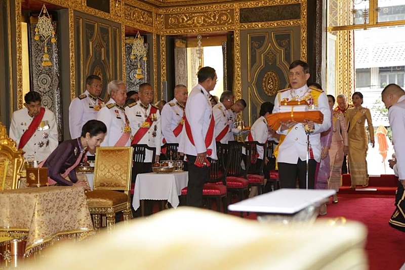 ในหลวง ร.10 ในหลวง ร.10