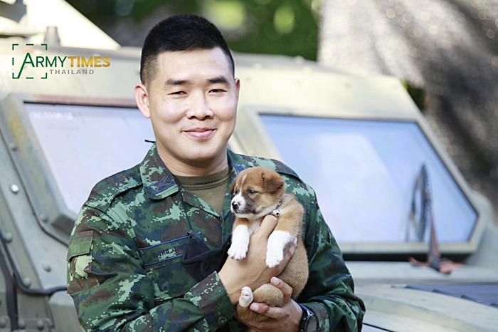 พี่ทหารชายแดนใต้ กับ เจ้าลูกหมาตัวเล็ก พี่ทหารชายแดนใต้ กับ เจ้าลูกหมาตัวเล็ก