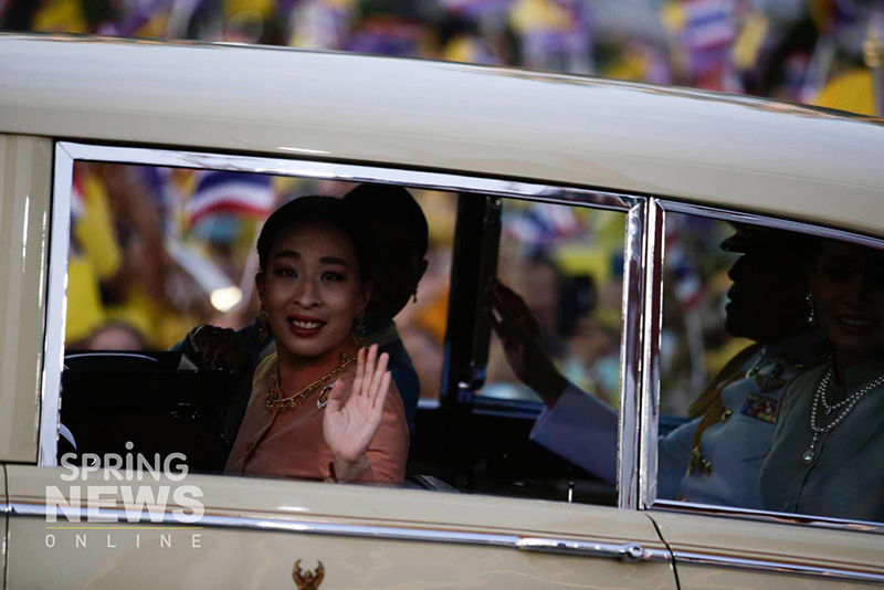 ในหลวง - พระราชินี ในหลวง - พระราชินี
