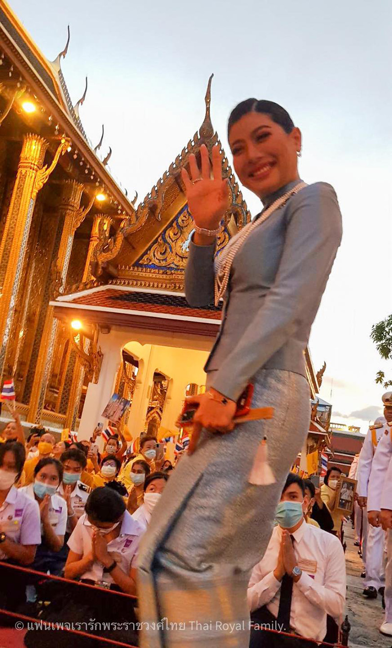ในหลวง - พระราชินี ในหลวง - พระราชินี