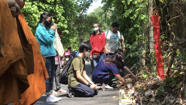 ผลชันสูตร พี่เตี้ย มช. ออกแล้ว ตายเพราะอุบัติเหตุ มีร่องรอยเฉี่ยวชนจากด้านหลัง ผลชันสูตร พี่เตี้ย มช. ออกแล้ว ตายเพราะอุบัติเหตุ มีร่องรอยเฉี่ยวชนจากด้านหลัง