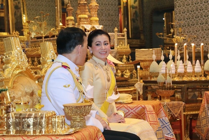 ในหลวง - พระราชินี ในหลวง - พระราชินี