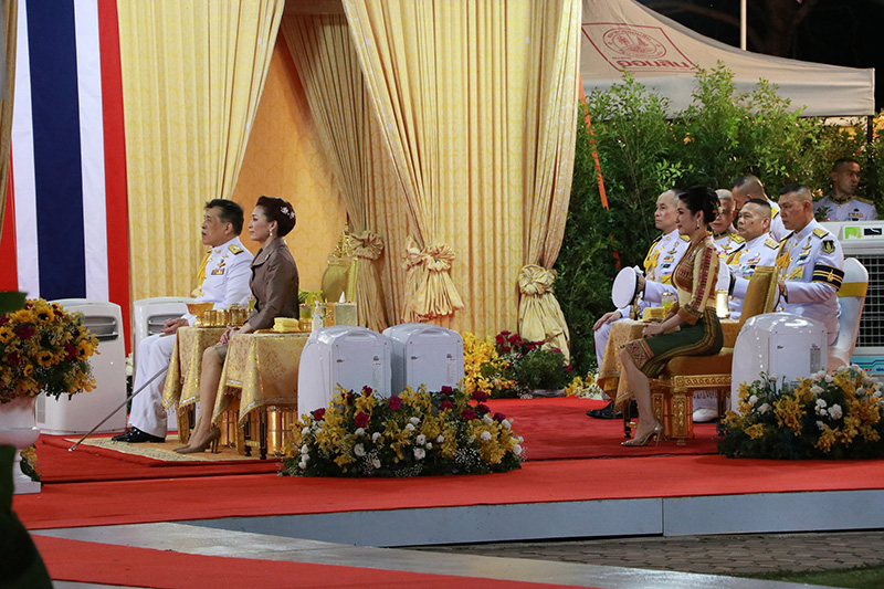 ในหลวง - พระราชินี ในหลวง - พระราชินี