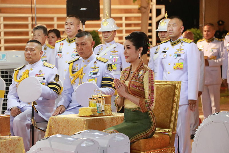 ในหลวง - พระราชินี ในหลวง - พระราชินี