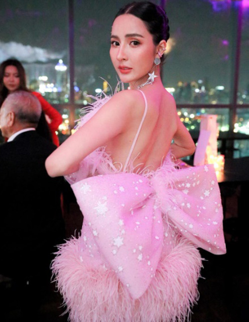 ส่องไทม์ไลน์คนดังติดโควิด 19 ส่องไทม์ไลน์คนดังติดโควิด 19