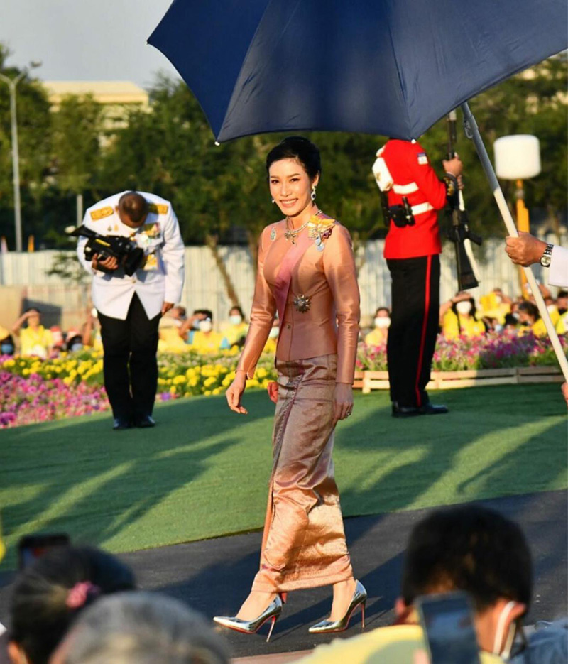 สมเด็จพระนางเจ้า ฯ พระบรมราชินี สมเด็จพระนางเจ้า ฯ พระบรมราชินี
