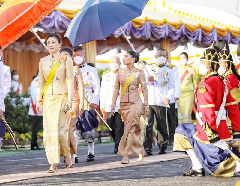 ในหลวง - พระราชินี เสด็จฯ วางศิลาฤกษ์พระบรมราชานุสาวรีย์ รัชกาลที่ 9 ในหลวง - พระราชินี เสด็จฯ วางศิลาฤกษ์พระบรมราชานุสาวรีย์ รัชกาลที่ 9