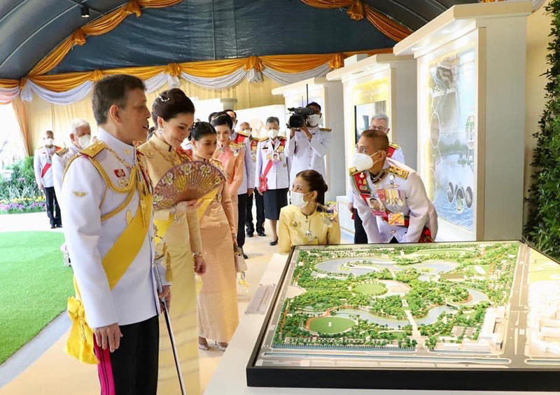ในหลวง - พระราชินี เสด็จฯ วางศิลาฤกษ์พระบรมราชานุสาวรีย์ รัชกาลที่ 9 ในหลวง - พระราชินี เสด็จฯ วางศิลาฤกษ์พระบรมราชานุสาวรีย์ รัชกาลที่ 9