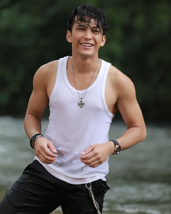 ฟิลลิปส์ ทินโรจน์ ประวัติ ฟิลลิปส์ ทินโรจน์ ประวัติ