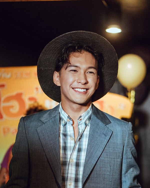 ฟิลลิปส์ ทินโรจน์ ประวัติ ฟิลลิปส์ ทินโรจน์ ประวัติ