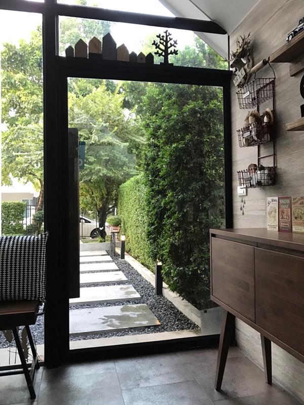 จัดสวนหน้าบ้านเล็ก ๆ จัดสวนหน้าบ้านเล็ก ๆ