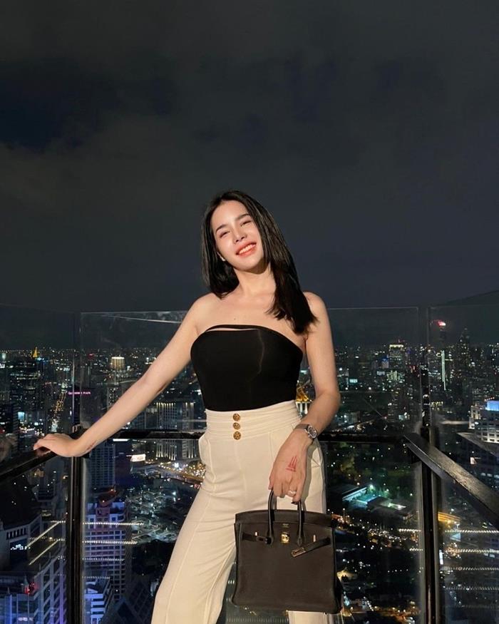 นารา เครปกะเทย ถูกหวย 2 ล้าน นารา เครปกะเทย ถูกหวย 2 ล้าน