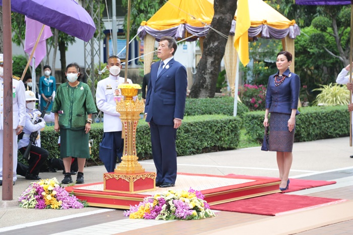 ในหลวง - พระราชินี ในหลวง - พระราชินี