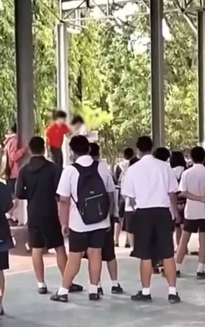 ครูทำร้ายนักเรียน ครูทำร้ายนักเรียน