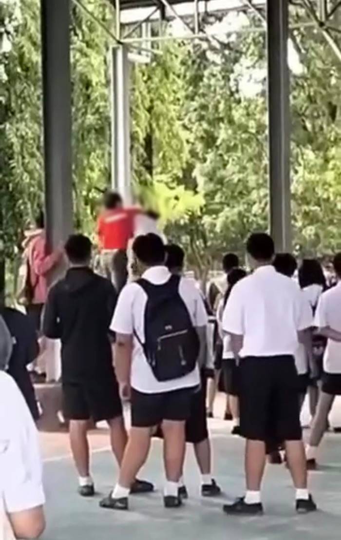 ครูทำร้ายนักเรียน ครูทำร้ายนักเรียน