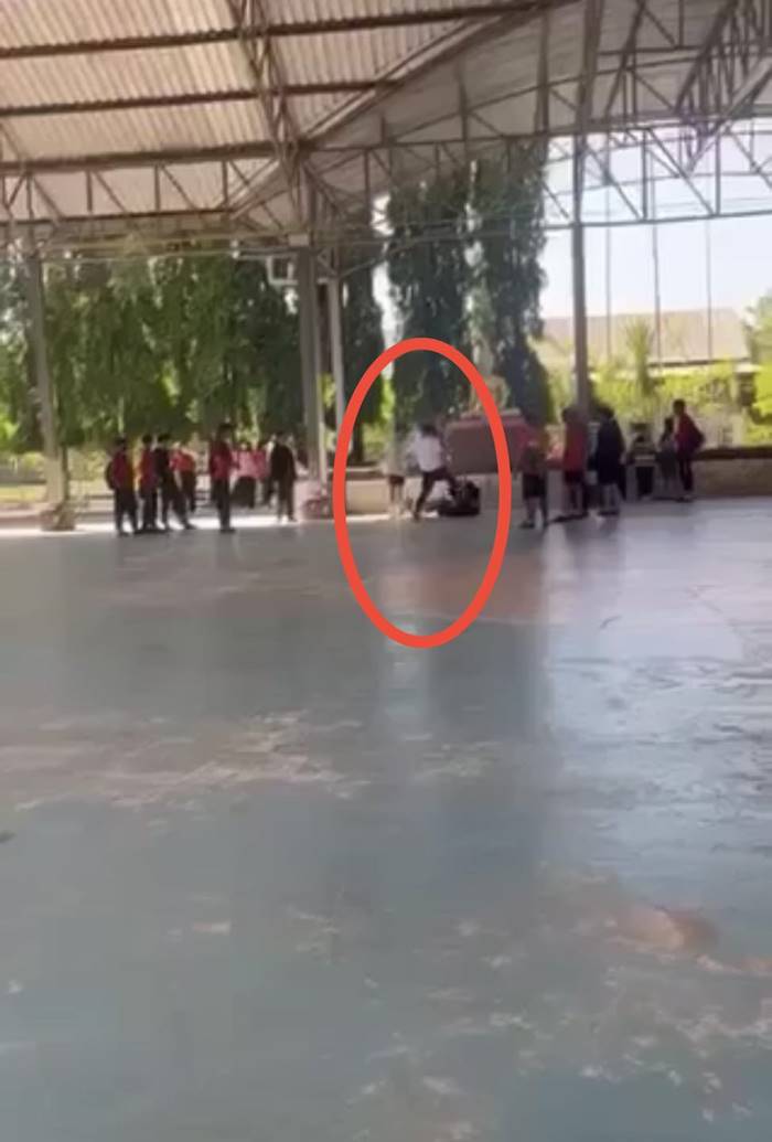 ครูทำร้ายนักเรียน ครูทำร้ายนักเรียน