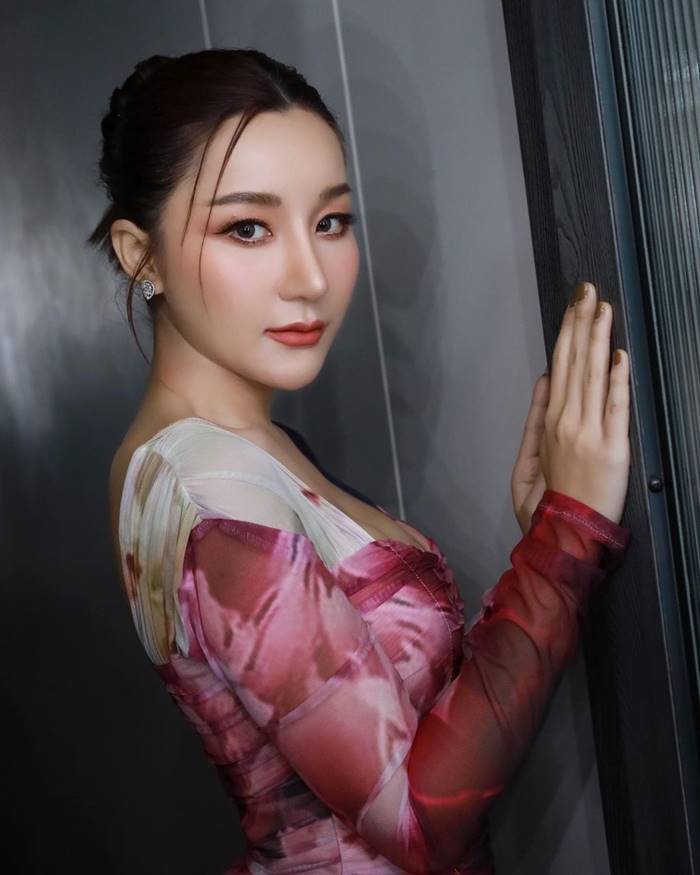 เอ็ม บุษราคัม เปิดเลขท้ายทะเบียนรถ 2 ตัว เอ็ม บุษราคัม เปิดเลขท้ายทะเบียนรถ 2 ตัว