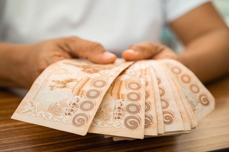กยศ. ชะลอหักเงินเดือนผู้กู้ 3,000 บาท ชั่วคราว รอปรับยอดหนี้ใหม่ กยศ. ชะลอหักเงินเดือนผู้กู้ 3,000 บาท ชั่วคราว รอปรับยอดหนี้ใหม่