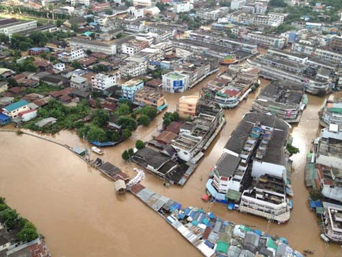 น้ำไม่ลด ตลาดสุโขทัยถูกปิดตาย