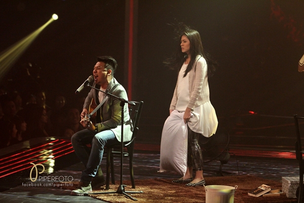 โฟกัส จีระกุล กับซีนอารมณ์เศร้า ๆ บนเวที The Voice 2 โฟกัส จีระกุล กับซีนอารมณ์เศร้า ๆ บนเวที The Voice 2