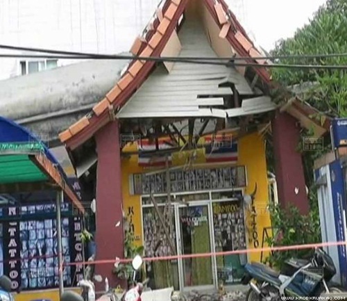 ระเบียงอพาร์ทเม้นท์ถล่มในเกาะช้าง