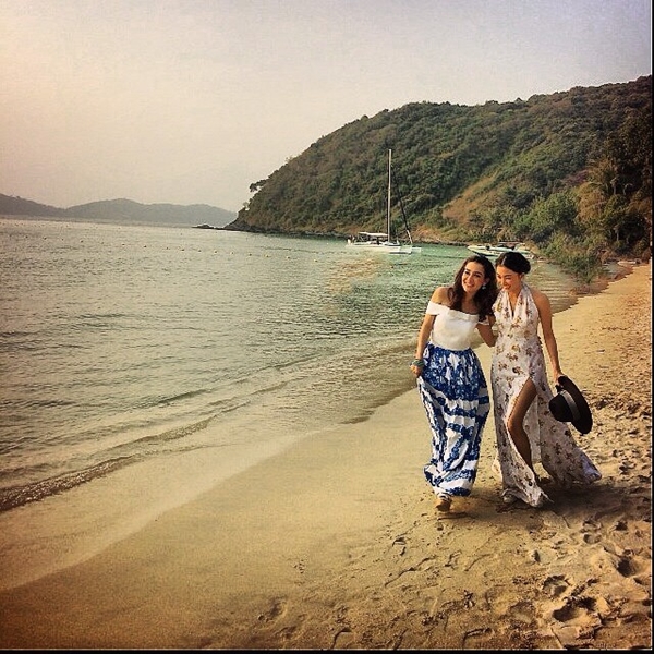 นิโคล - ต้น เดิมพัน หวานบนเกาะเสม็ด พร้อม นุ่น วรนุช จากที่นี่หมอชิต นิโคล - ต้น เดิมพัน หวานบนเกาะเสม็ด พร้อม นุ่น วรนุช จากที่นี่หมอชิต