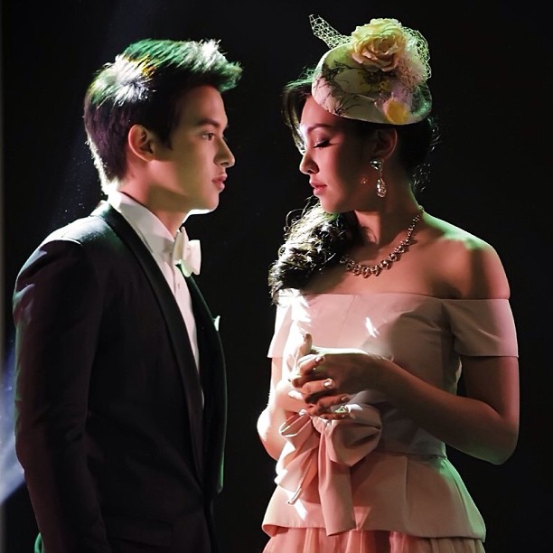 เจมส์ เบลล่า เจมส์ เบลล่า