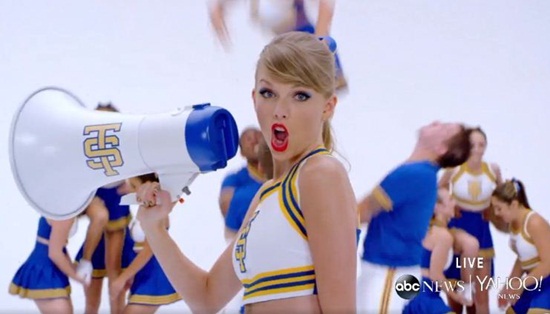 Taylor Swift พรีเมียร์ซิงเกิลใหม่ Shake It Off