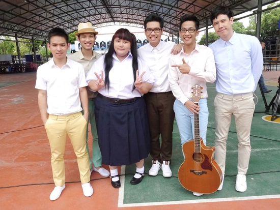 วงอลาร์ม9 เปิดใจ แอบหลงรักสาวเจ้าเนื้อ ในมิวสิควิดีโอเพลง หน้าจริง วงอลาร์ม9 เปิดใจ แอบหลงรักสาวเจ้าเนื้อ ในมิวสิควิดีโอเพลง หน้าจริง