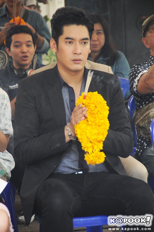 บวงสรวงละคร กุหลาบเล่นไฟ บวงสรวงละคร กุหลาบเล่นไฟ