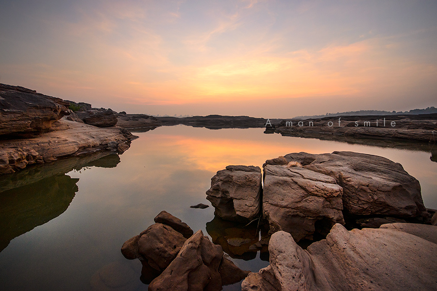 สามพันโบก