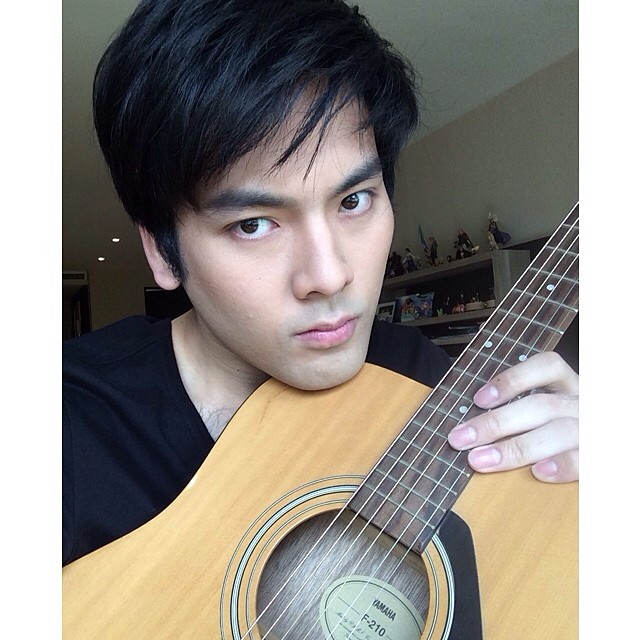 บอม ธนิน บอม ธนิน