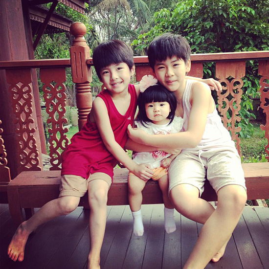 น้องฮานะ วิชญพร ผู้รับบท น้องอ้อย ใน ละคร ทองเนื้อเก้า น้องฮานะ วิชญพร ผู้รับบท น้องอ้อย ใน ละคร ทองเนื้อเก้า