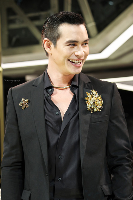 ปีเตอร์ มิว ควงคู่ออกอีเว้นท์เครื่องสำอาง M.A.C. ปีเตอร์ มิว ควงคู่ออกอีเว้นท์เครื่องสำอาง M.A.C.