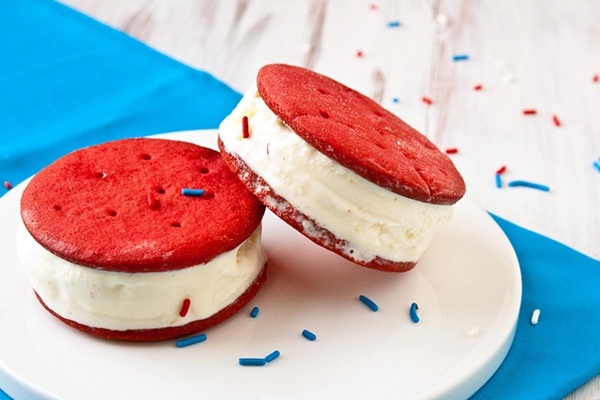 25 ไอเดียทำขนมหวานสีแดงสุดอร่อยต้อนรับวาเลนไทน์ 25 ไอเดียทำขนมหวานสีแดงสุดอร่อยต้อนรับวาเลนไทน์