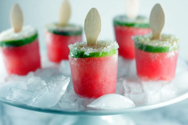 14 ไอเดียทำไอศกรีมแท่งหวานช่ำชื่นใจในสไตล์ที่เป็นคุณ 14 ไอเดียทำไอศกรีมแท่งหวานช่ำชื่นใจในสไตล์ที่เป็นคุณ