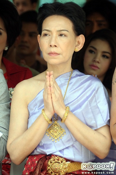 อ๋อม ไมค์ ปุ๊กลุ๊ก นาว นำทีมบวงสรวงละคร อตีตา อ๋อม ไมค์ ปุ๊กลุ๊ก นาว นำทีมบวงสรวงละคร อตีตา