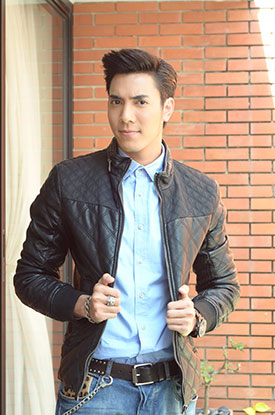 ไม้ วฤษฎิ์ ไม้ วฤษฎิ์