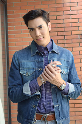ไม้ วฤษฎิ์ ไม้ วฤษฎิ์